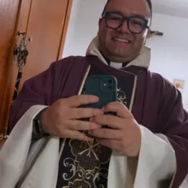 Padre Eduardo Flores